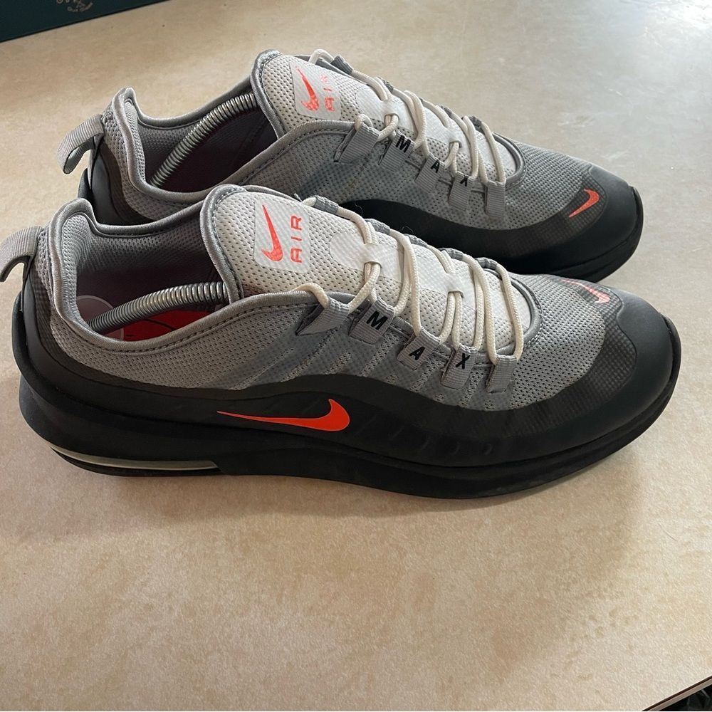 Men’s Nike Air Max Axis Wolf Gray total crimson shoes size 11